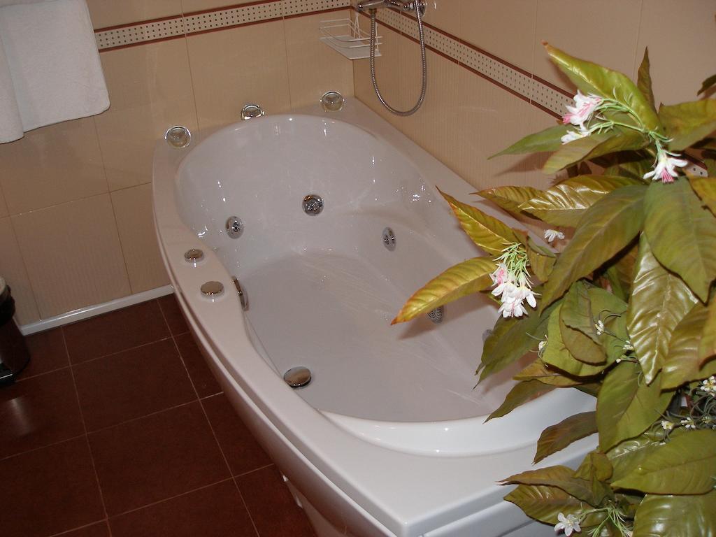 Hotel Brilliantin Sliven Oda fotoğraf