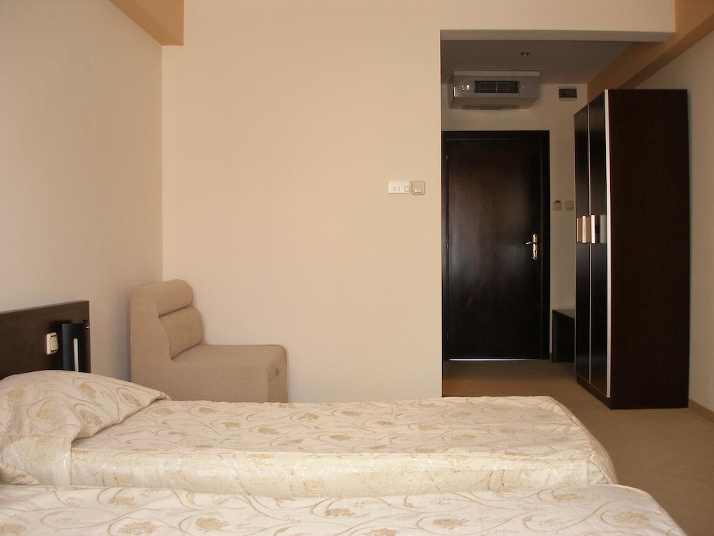 Hotel Brilliantin Sliven Oda fotoğraf